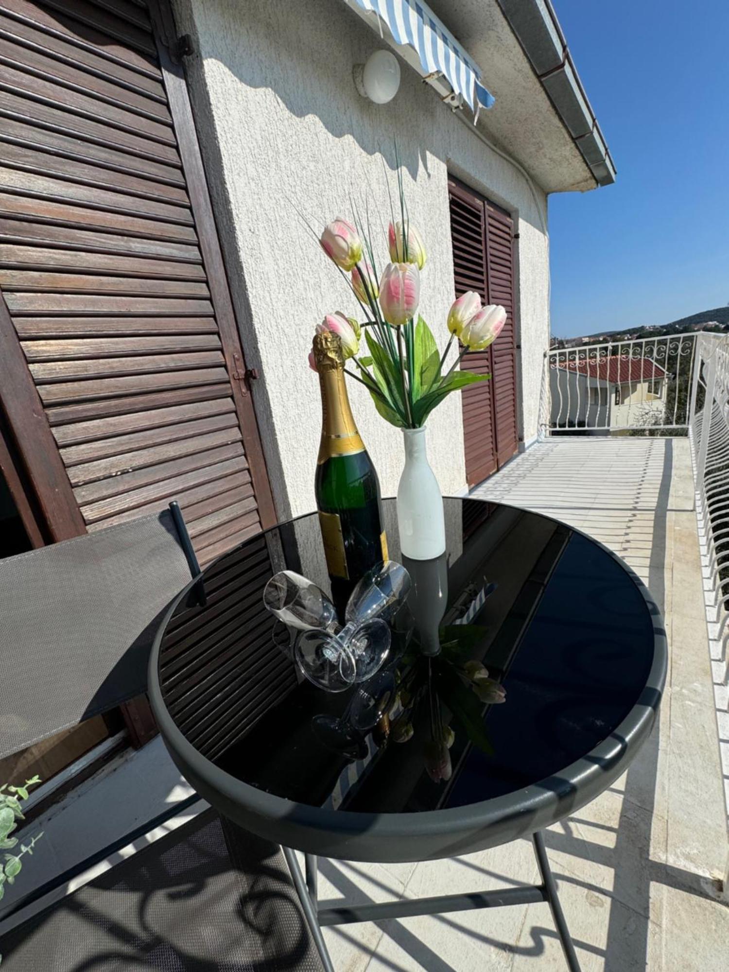 Apartments Triton 罗戈兹尼察 外观 照片